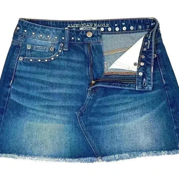 American Eagle Women Hi-Rise Festival Mini Jean Skirt SZ 4 Short Studded Frayed - Picture 5 of 5
